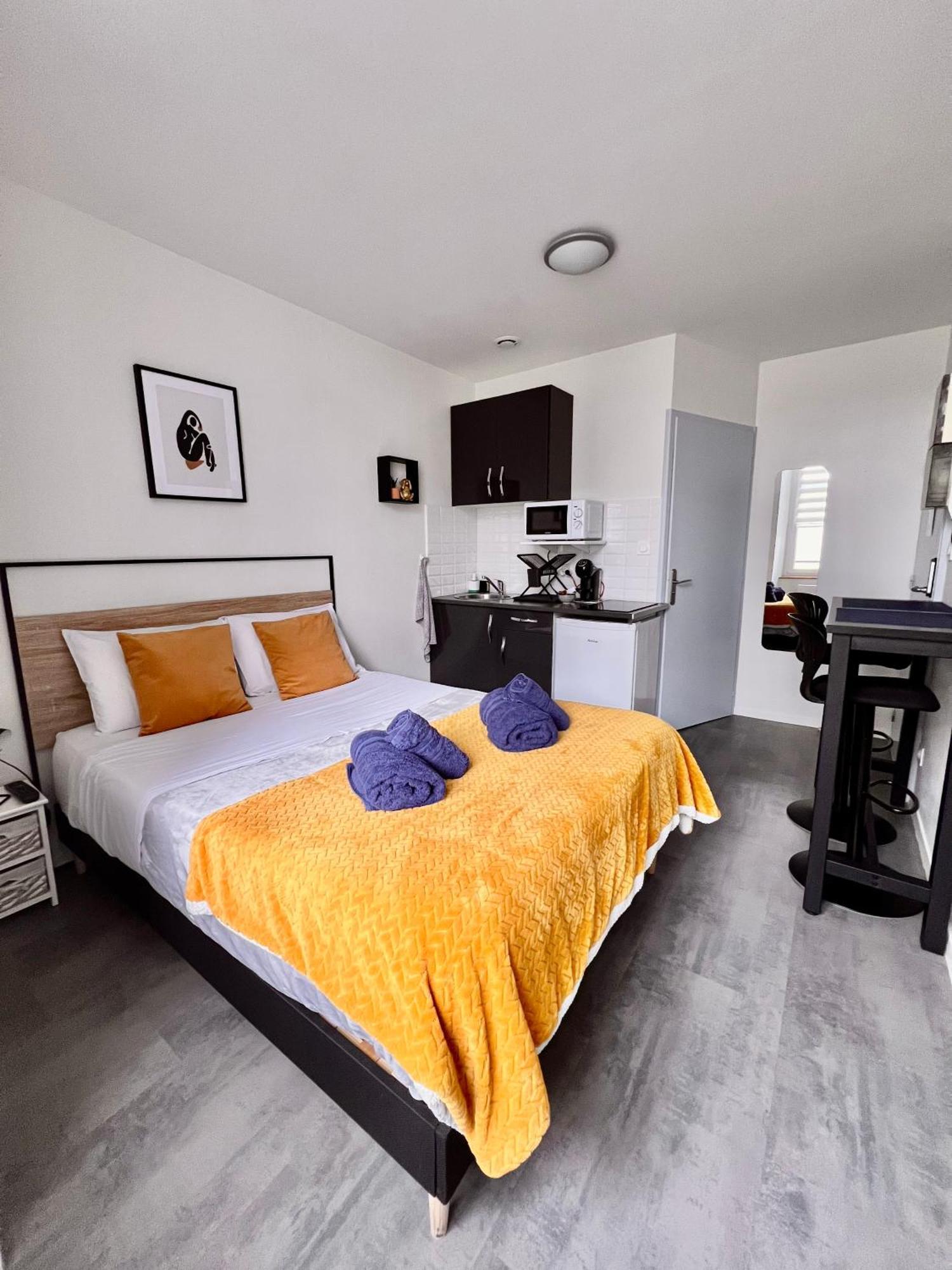 Lysbed - Desjardins Angers Exterior foto